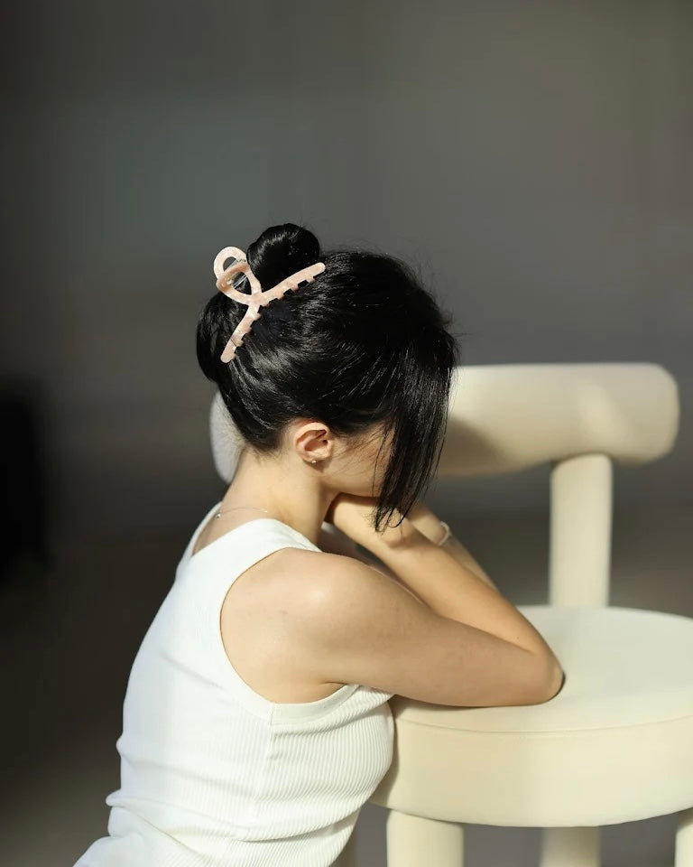 Soft Signature| Loop Claw Clip