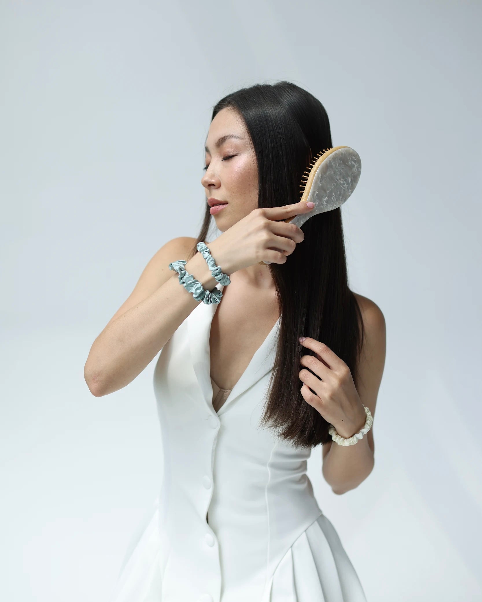 Mother of Pearl Brush