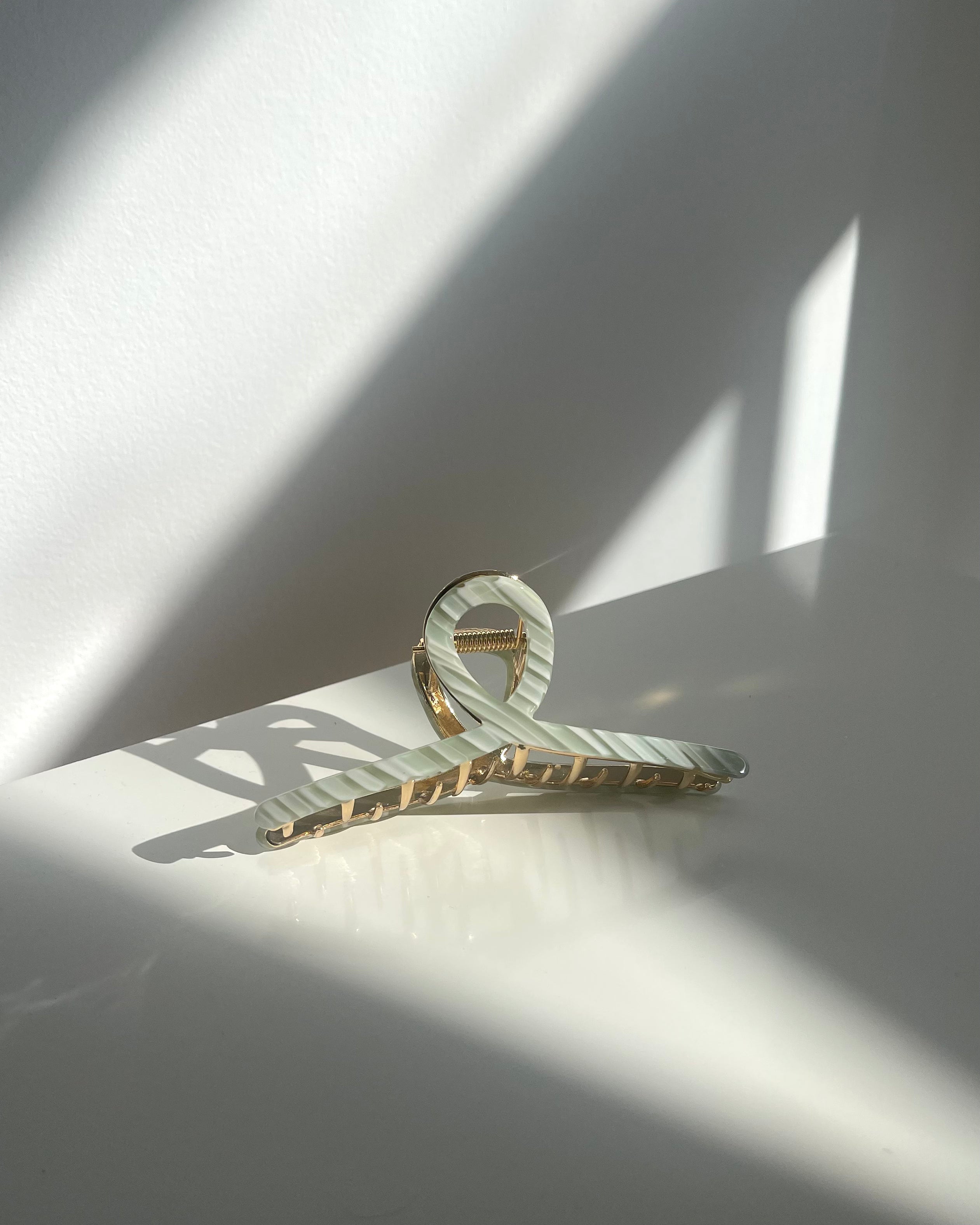 Signature | Loop Claw Clip