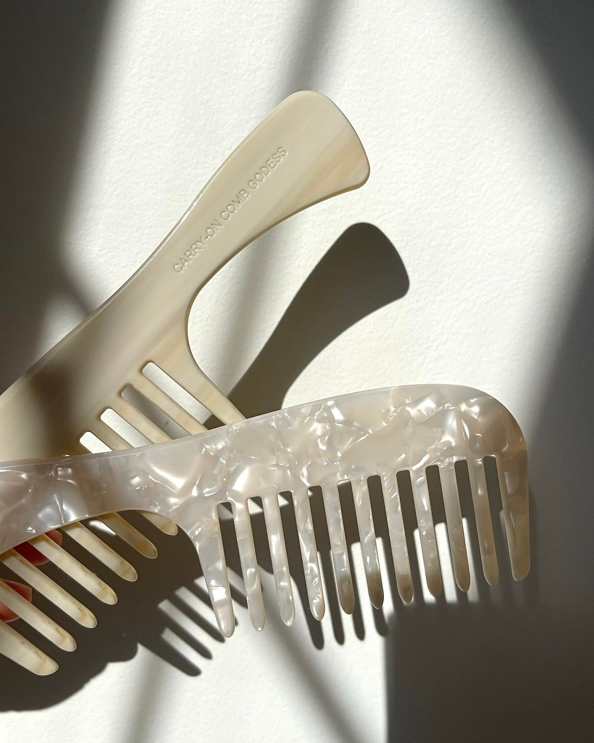 Carry-on Marble Comb Set